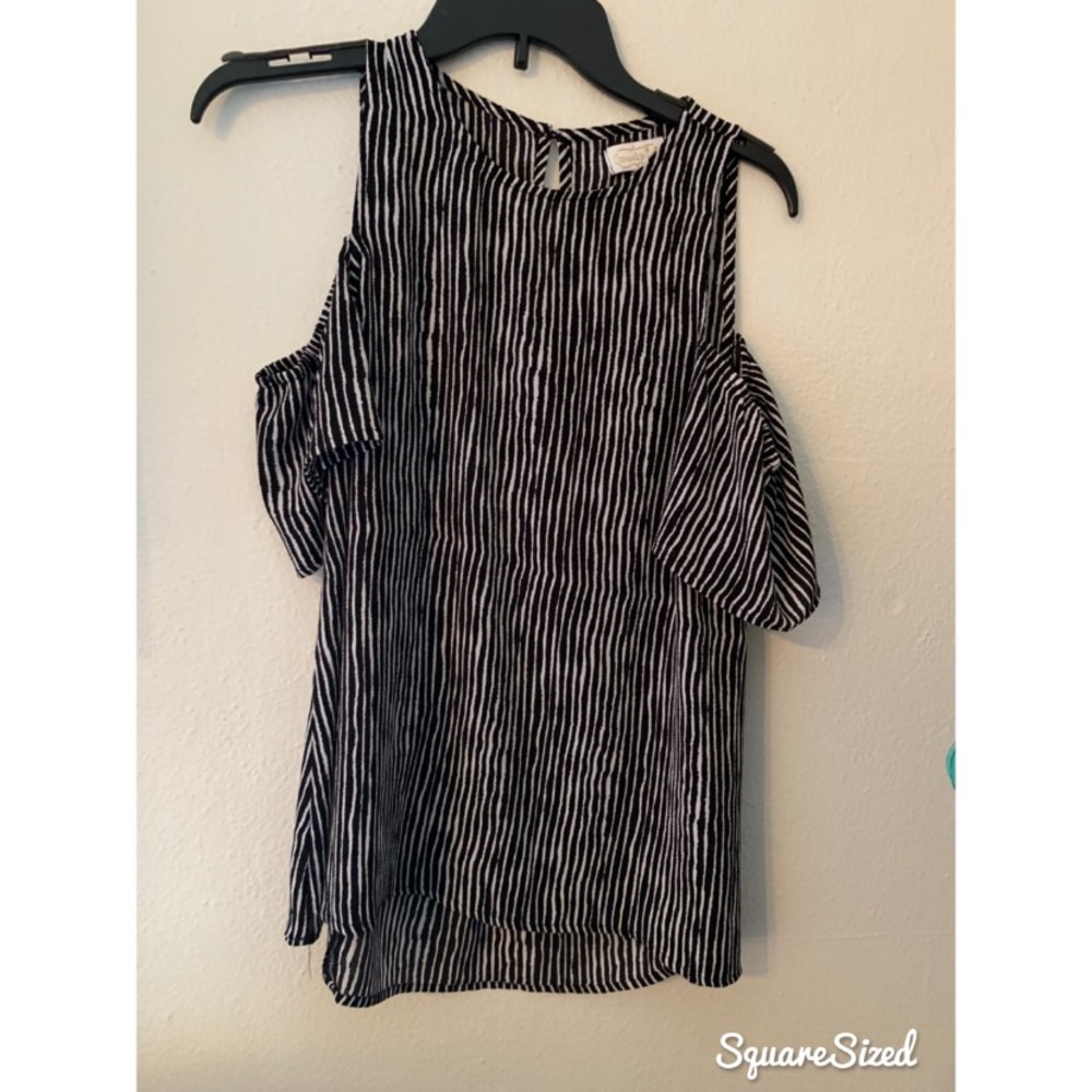 Mudpie black & white open shoulder top
